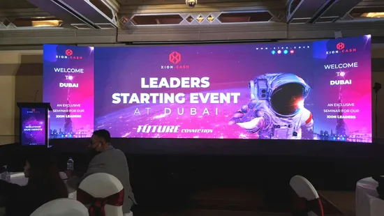 P2 P2.6 P2.9 P3 P3.91 P4 P4.81 P5 P6 mm Publicité sur scène haute HD Panneau d'affichage extérieur Panneau de location polychrome Écran LED vidéo pour mur intérieur